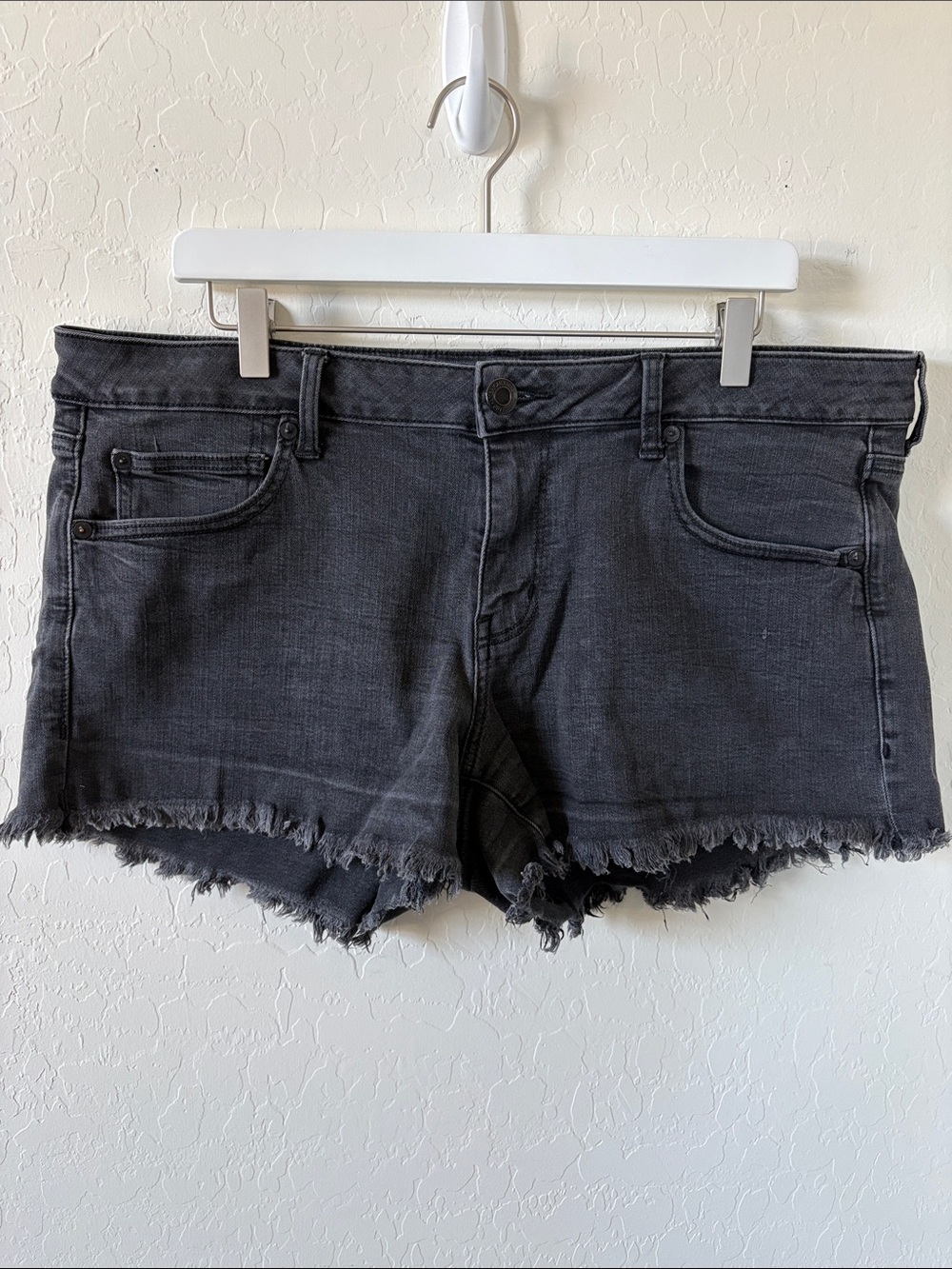 American Eagle AE Super Low Shortie Destroyed Frayed Jean Shorts sz 18